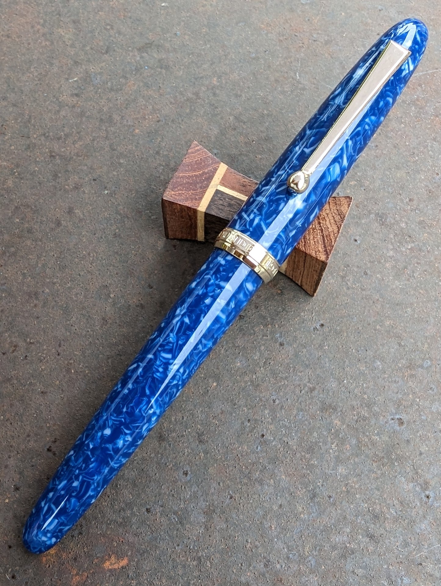 Lapis Sailor Magellan - Plume moyenne 14 carats