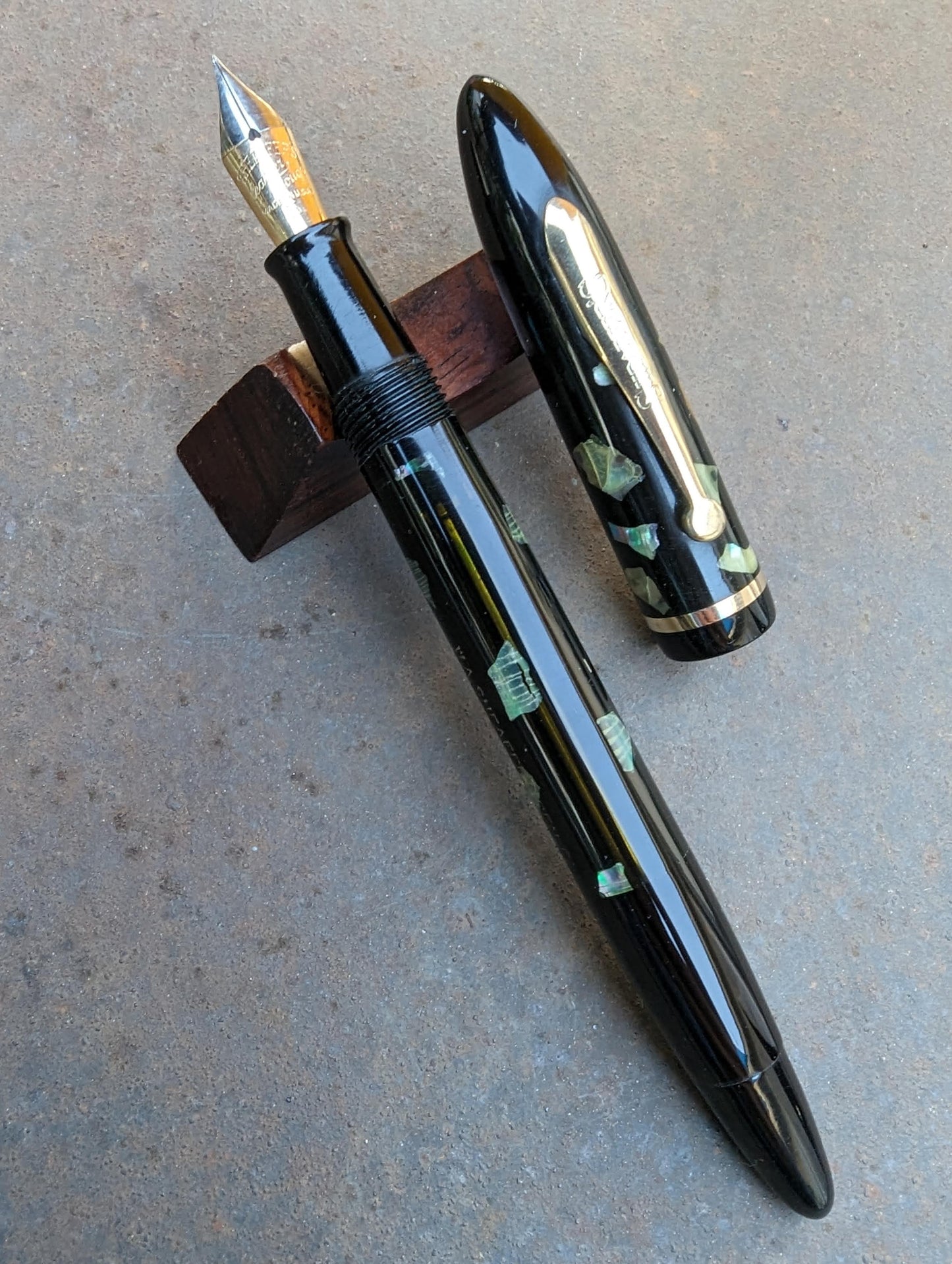 Ebonized Pearl Sheaffer Balance "Craftsman" fountain pen