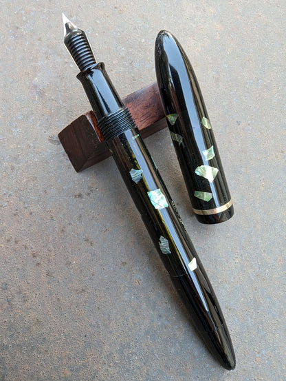 Ebonized Pearl Sheaffer Balance "Craftsman" fountain pen