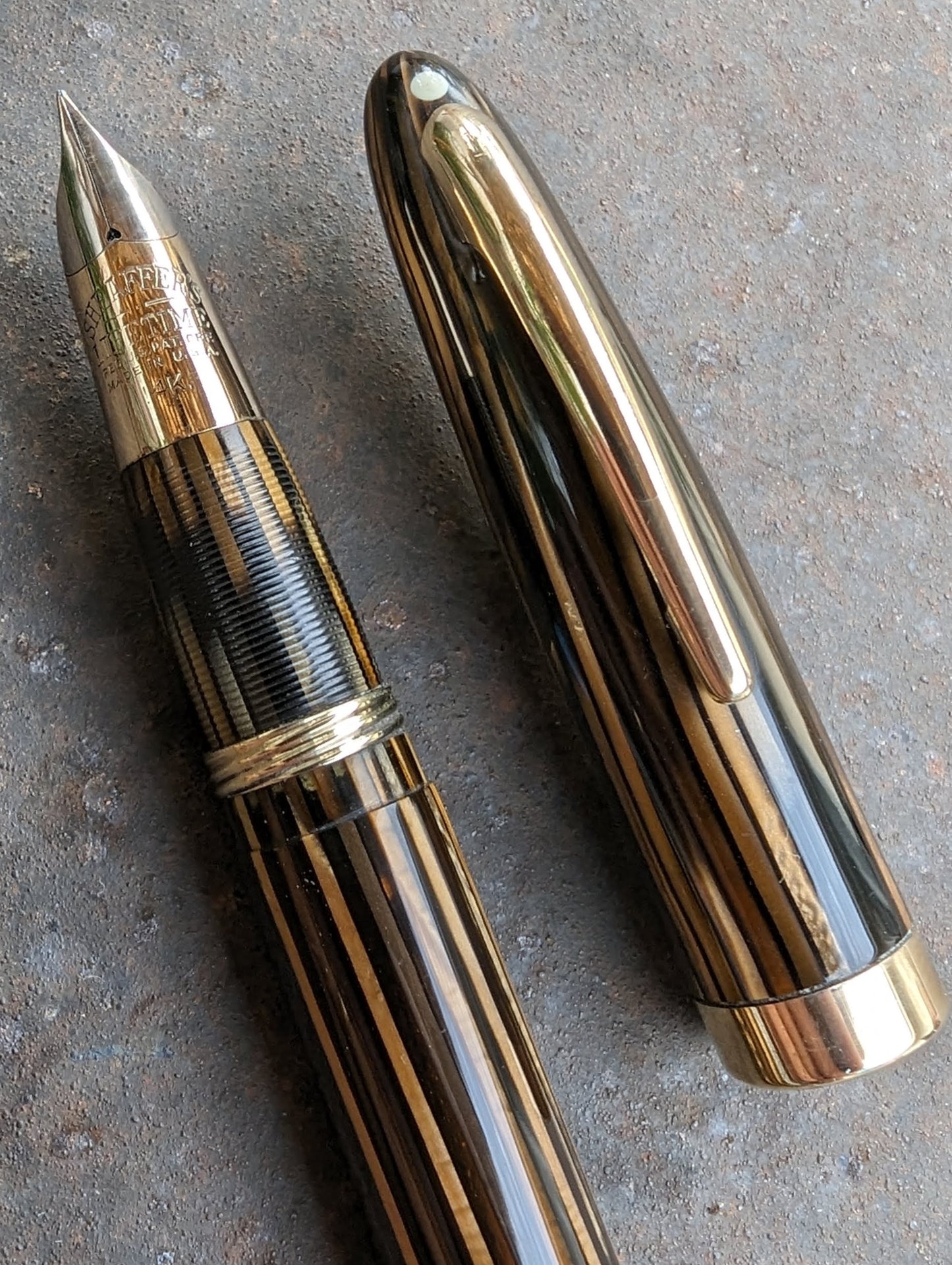 1943-5 Golden Brown Sheaffer Triumph Statesman - fine point