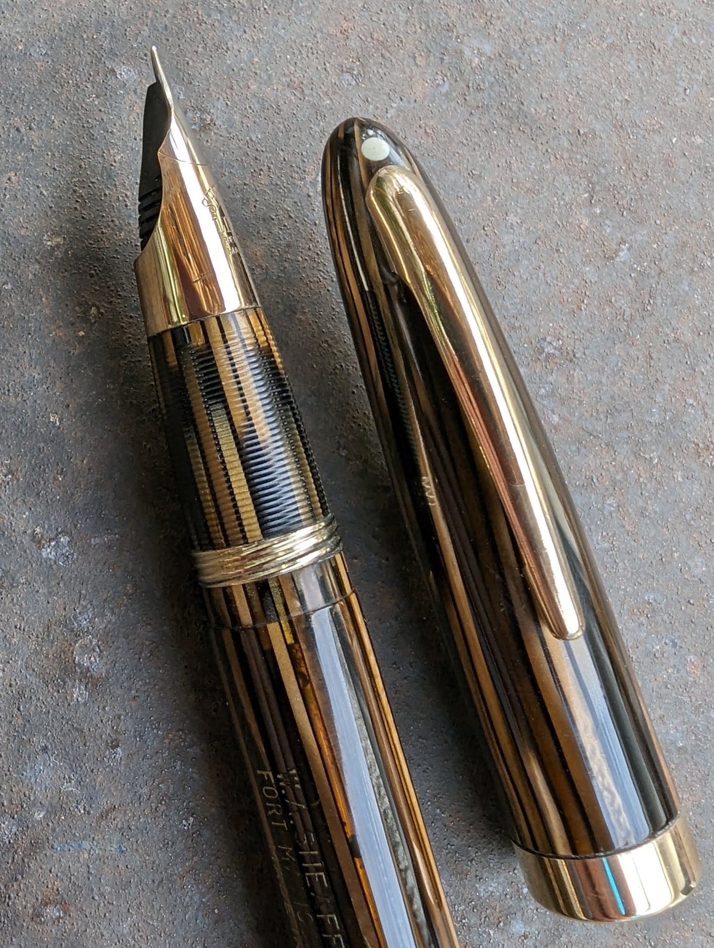 1943-5 Golden Brown Sheaffer Triumph Statesman - fine point