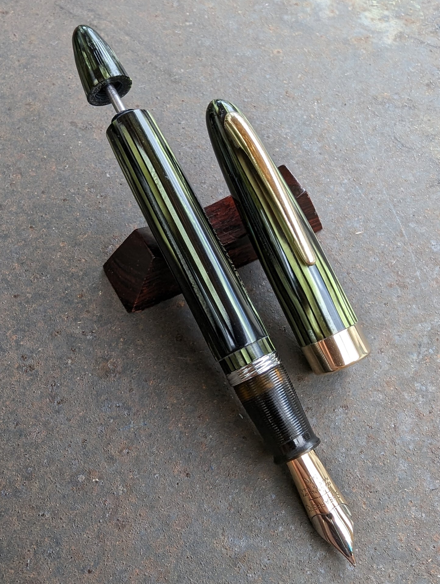 1947 Marine Green Sheaffer Sovereign - fine point