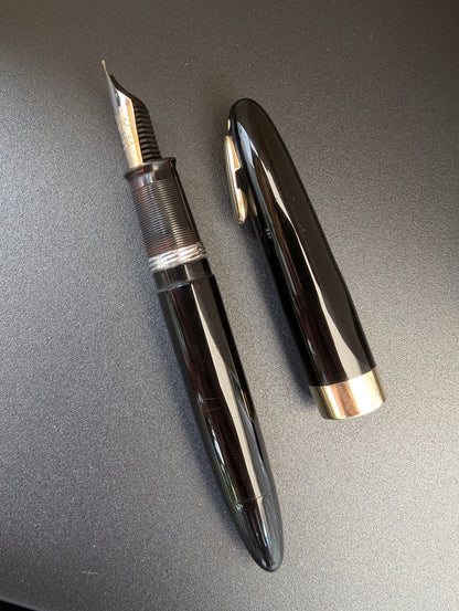 1948 Sheaffer Tuckaway Statesman noir - pointe fine Golden Spade