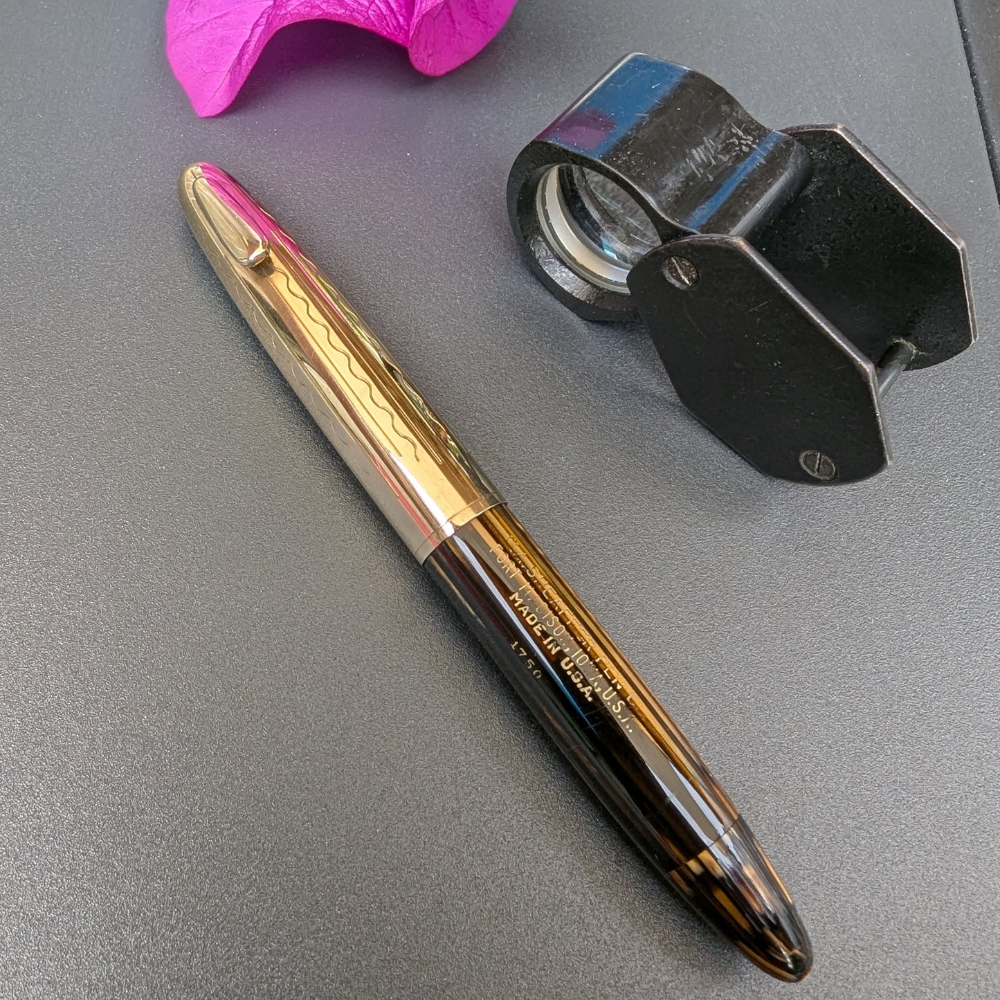 Golden Brown Sheaffer Triumph Tuckaway Crest