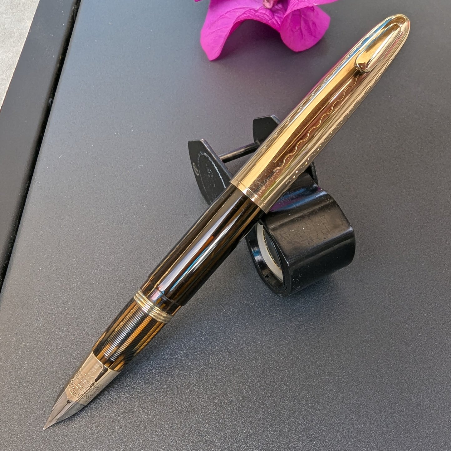 Golden Brown Sheaffer Triumph Tuckaway Crest