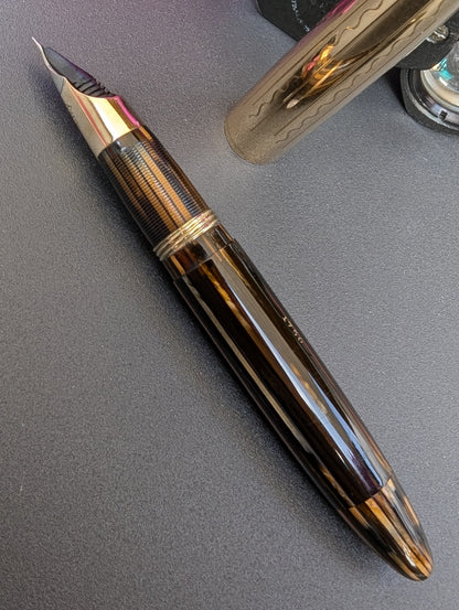 Golden Brown Sheaffer Triumph Tuckaway Crest