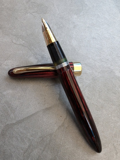 Pluma estilográfica Carmine Sheaffer Triumph Statesman 1946-7: punta fina a media