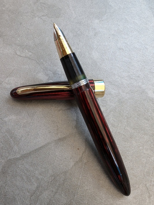 1946-7 Carmine Sheaffer Triumph Statesman Fountain Pen - Fine-Medium point