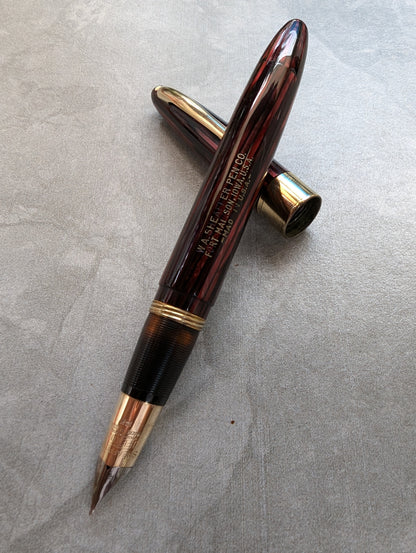 1946-7 Carmine Sheaffer Triumph Valiant Fountain Pen - Medium point