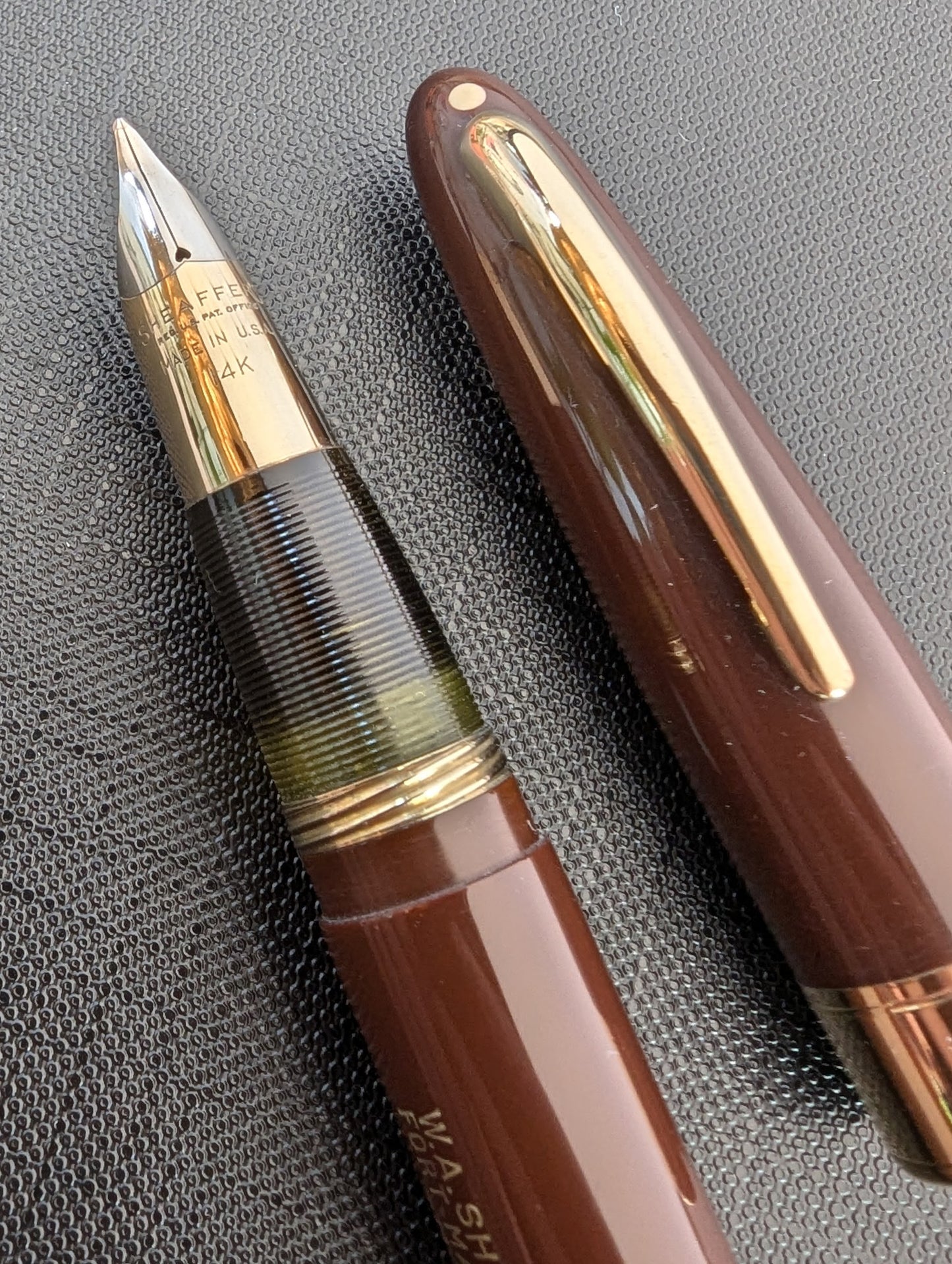 1948 Umber Sheaffer Triumph Valiant - fine-medium point