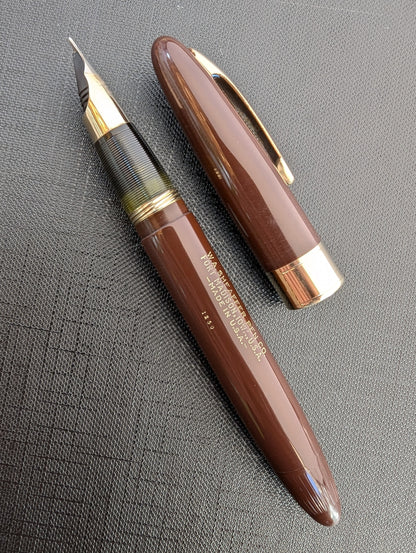 1948 Umber Sheaffer Triumph Valiant - fine-medium point