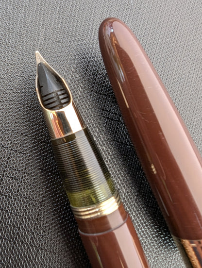 1948 Umber Sheaffer Triumph Valiant - fine-medium point