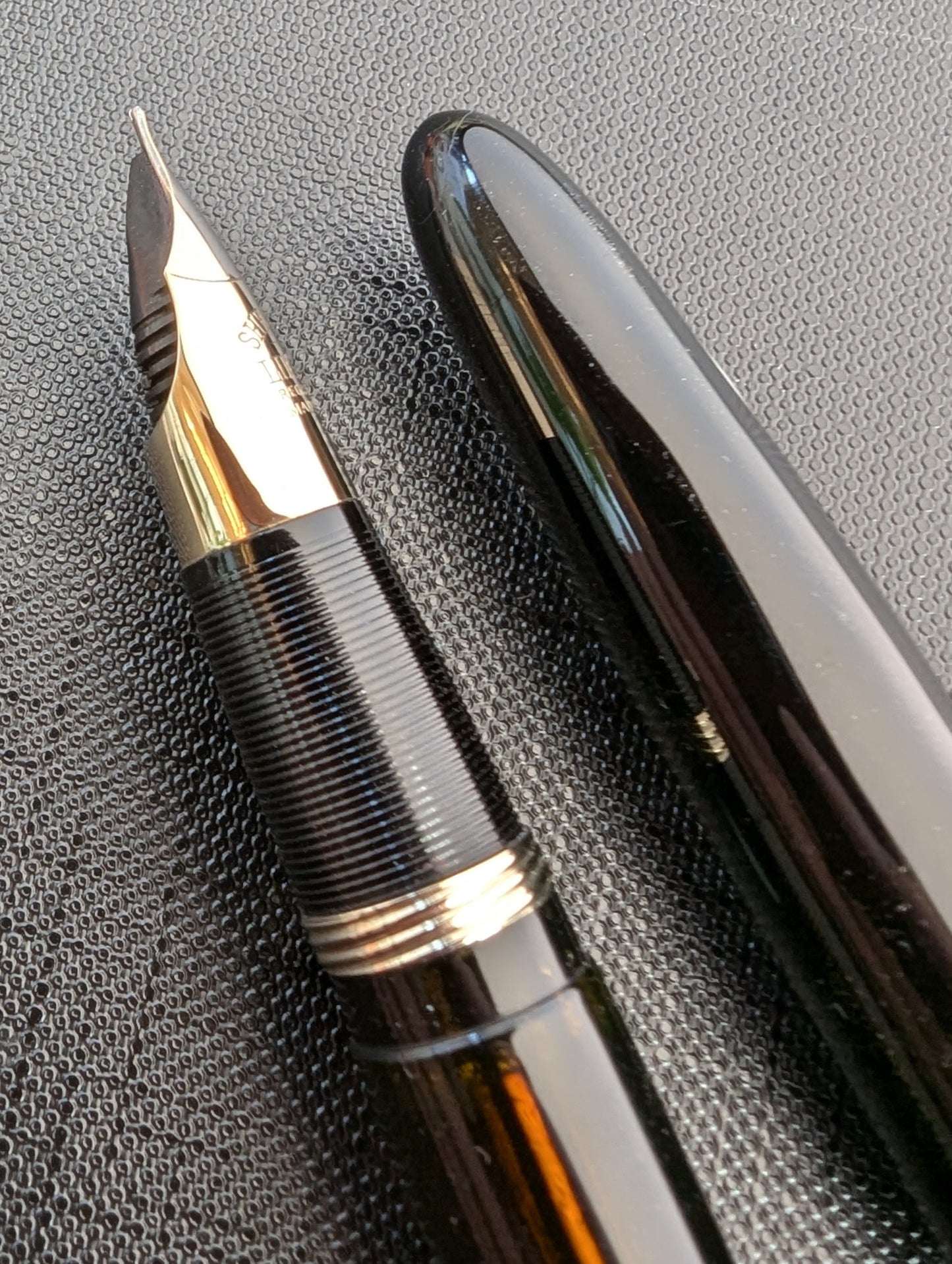 1943-5 Black Sheaffer Triumph Statesman - medium point