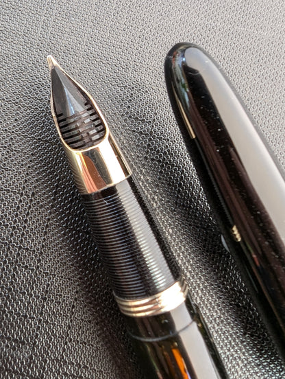 1943-5 Black Sheaffer Triumph Statesman - medium point