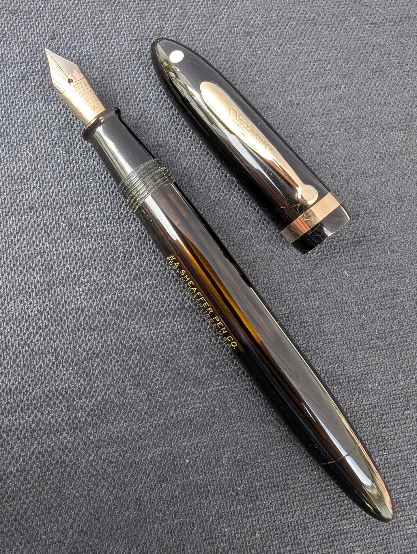 1935 Black Sheaffer Balance full size "Statesman" - medium point