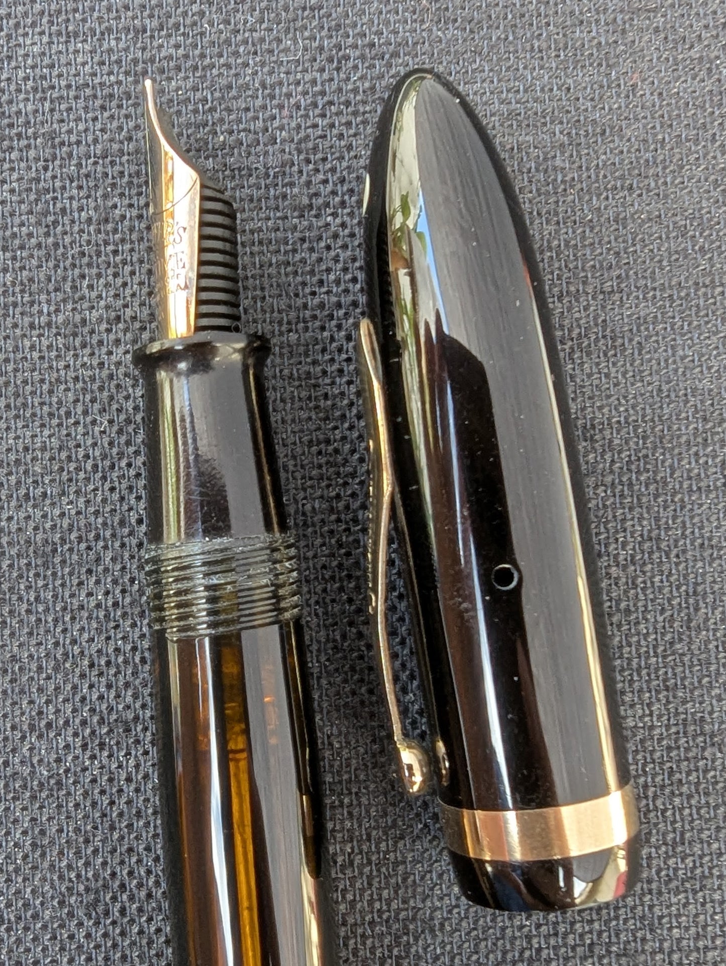 1935 Black Sheaffer Balance full size "Statesman" - medium point