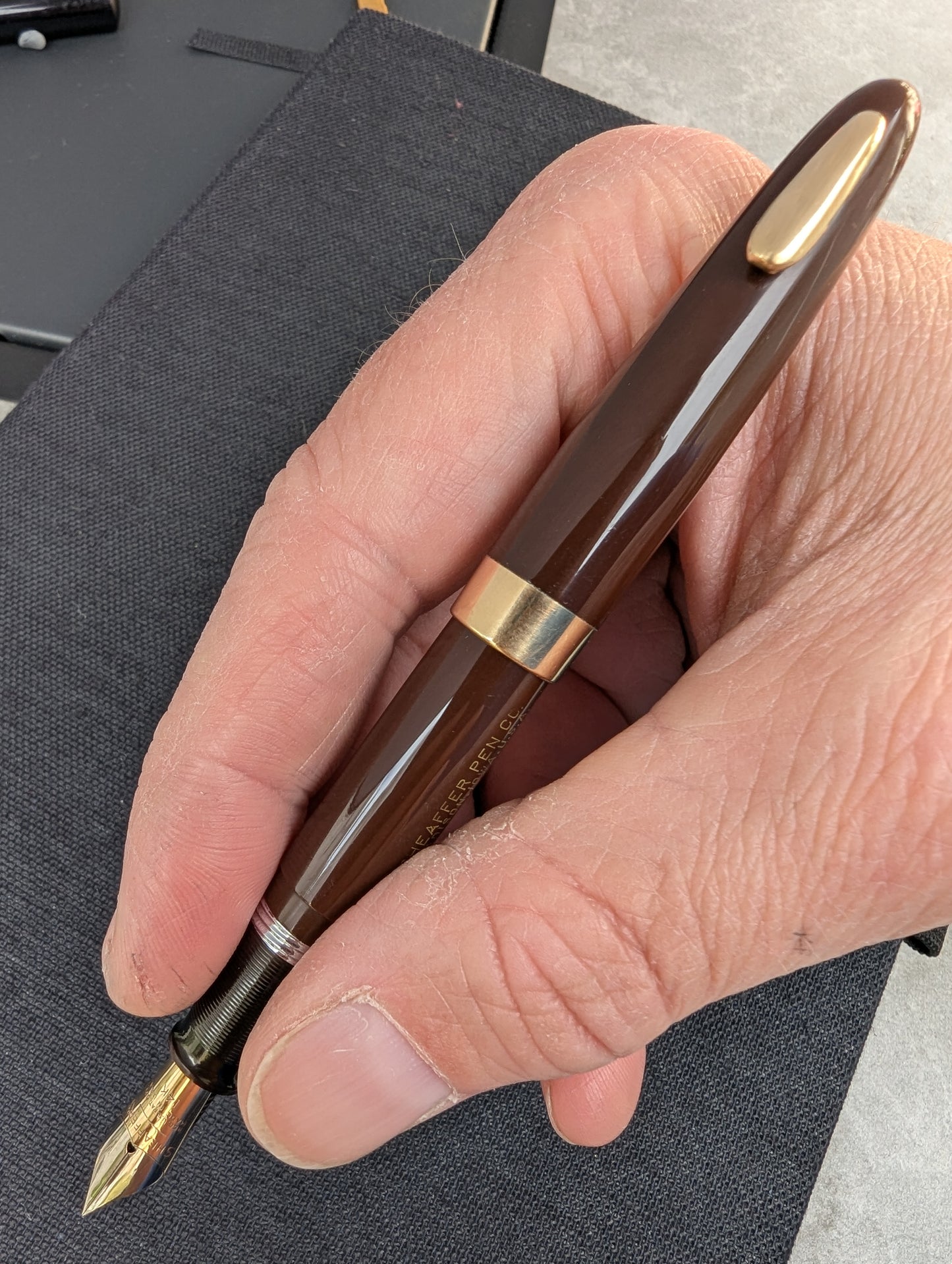 1948 Umber Sheaffer Tuckaway Sovereign - extra-fine-fine