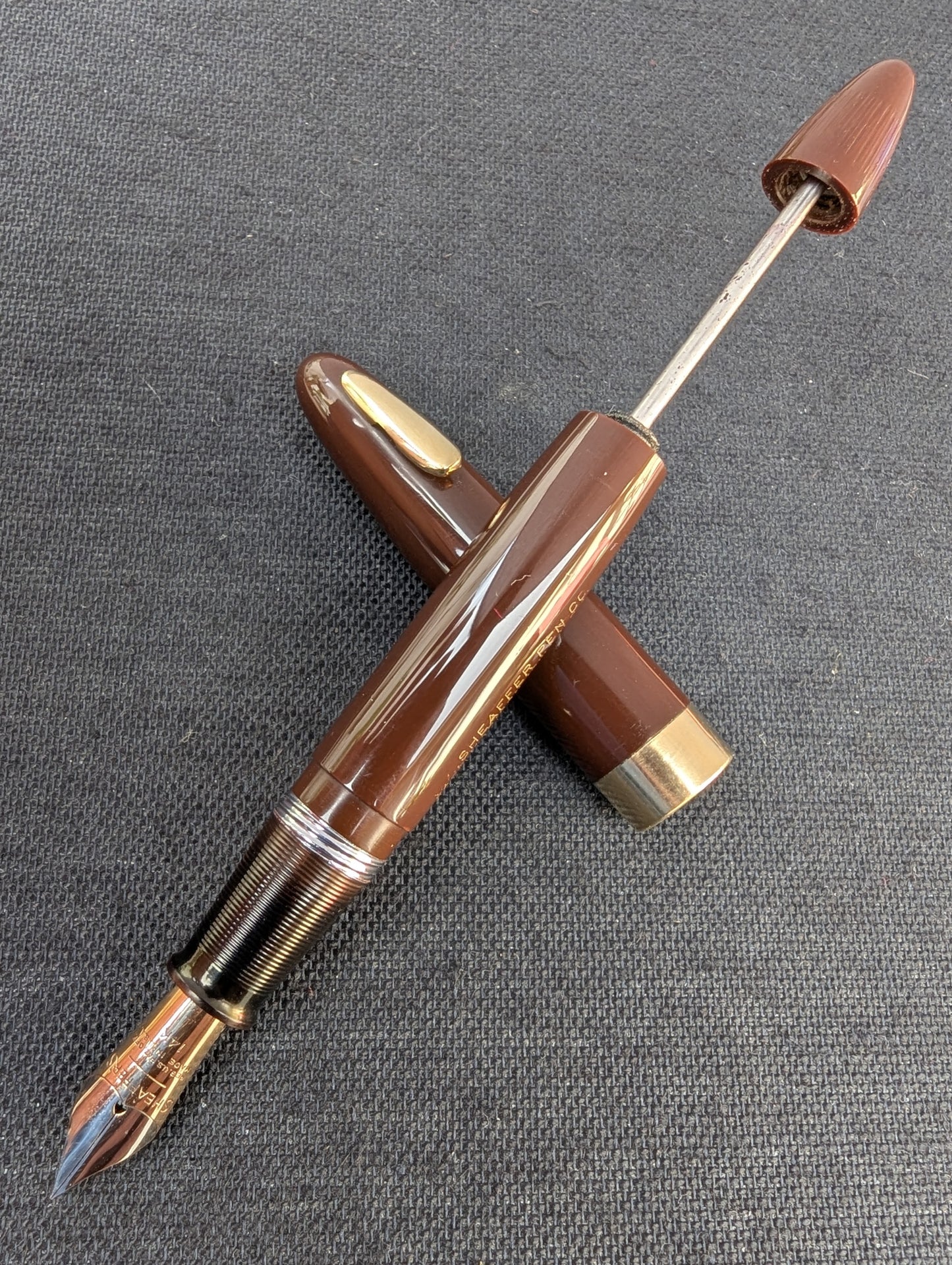 1948 Umber Sheaffer Tuckaway Sovereign - extra-fine-fine