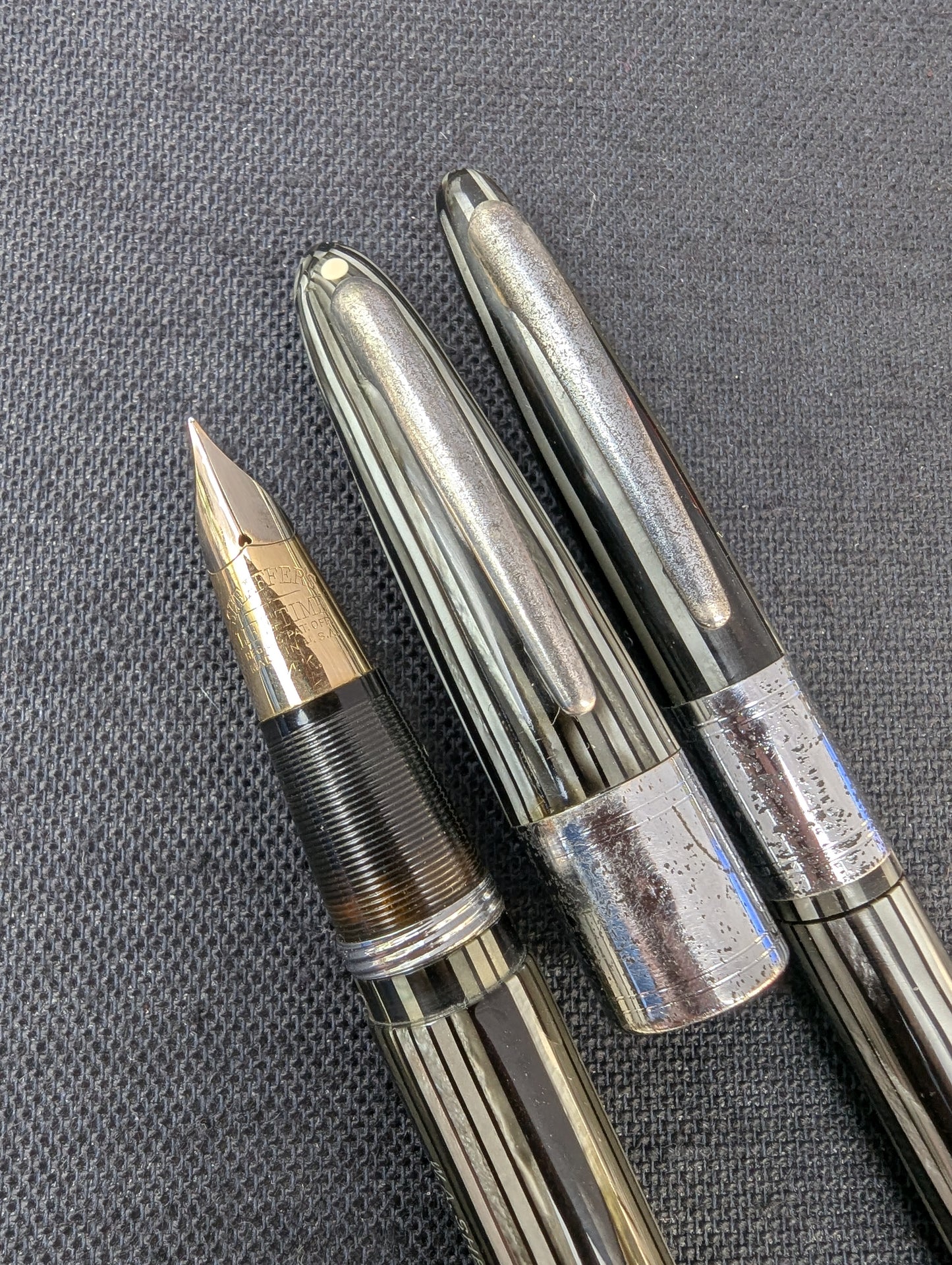 1946-7 Gray Pearl Sheaffer Triumph Valiant fountain pen & pencil - F-XF point