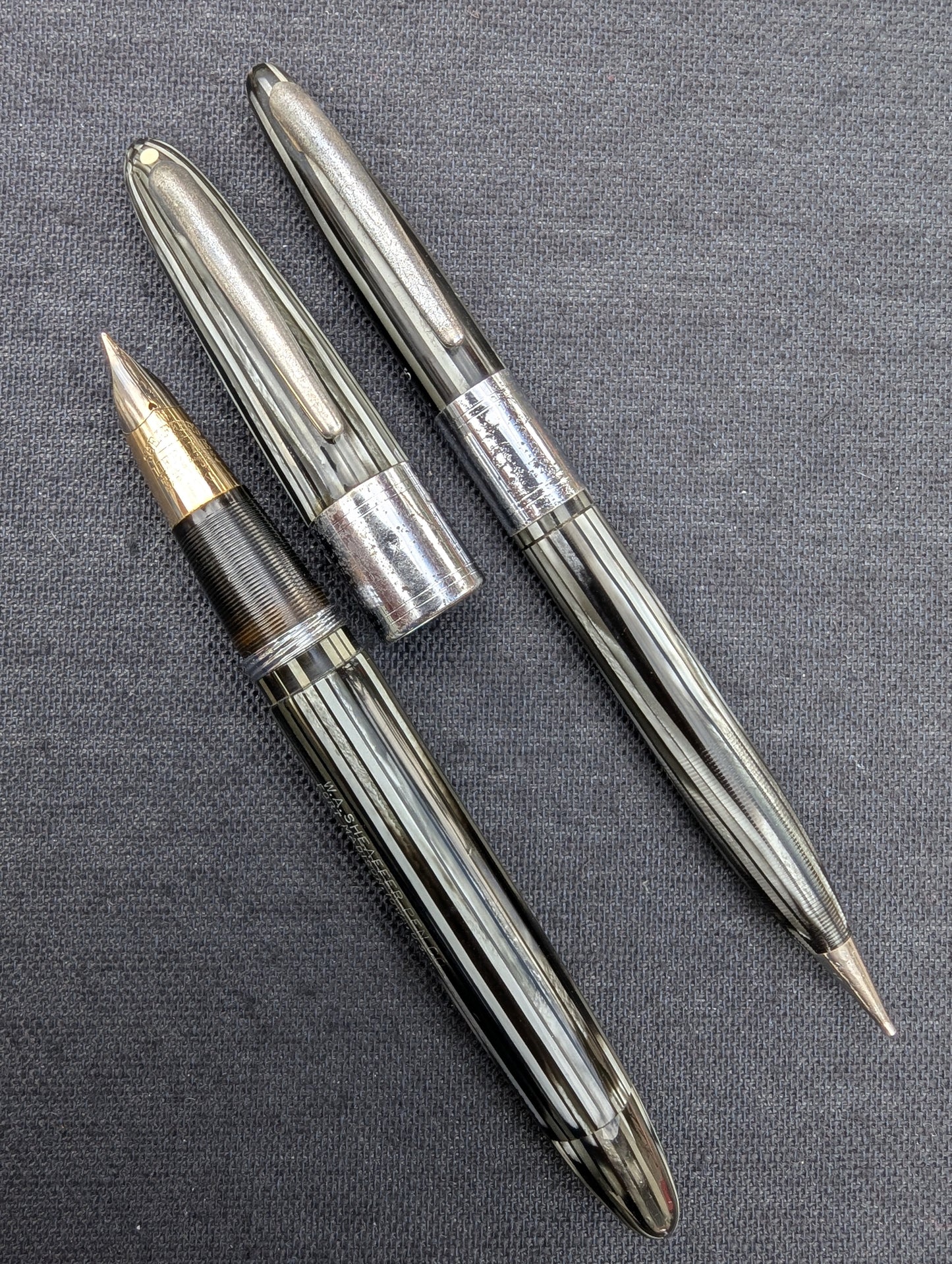 1946-7 Gray Pearl Sheaffer Triumph Valiant fountain pen & pencil - F-XF point