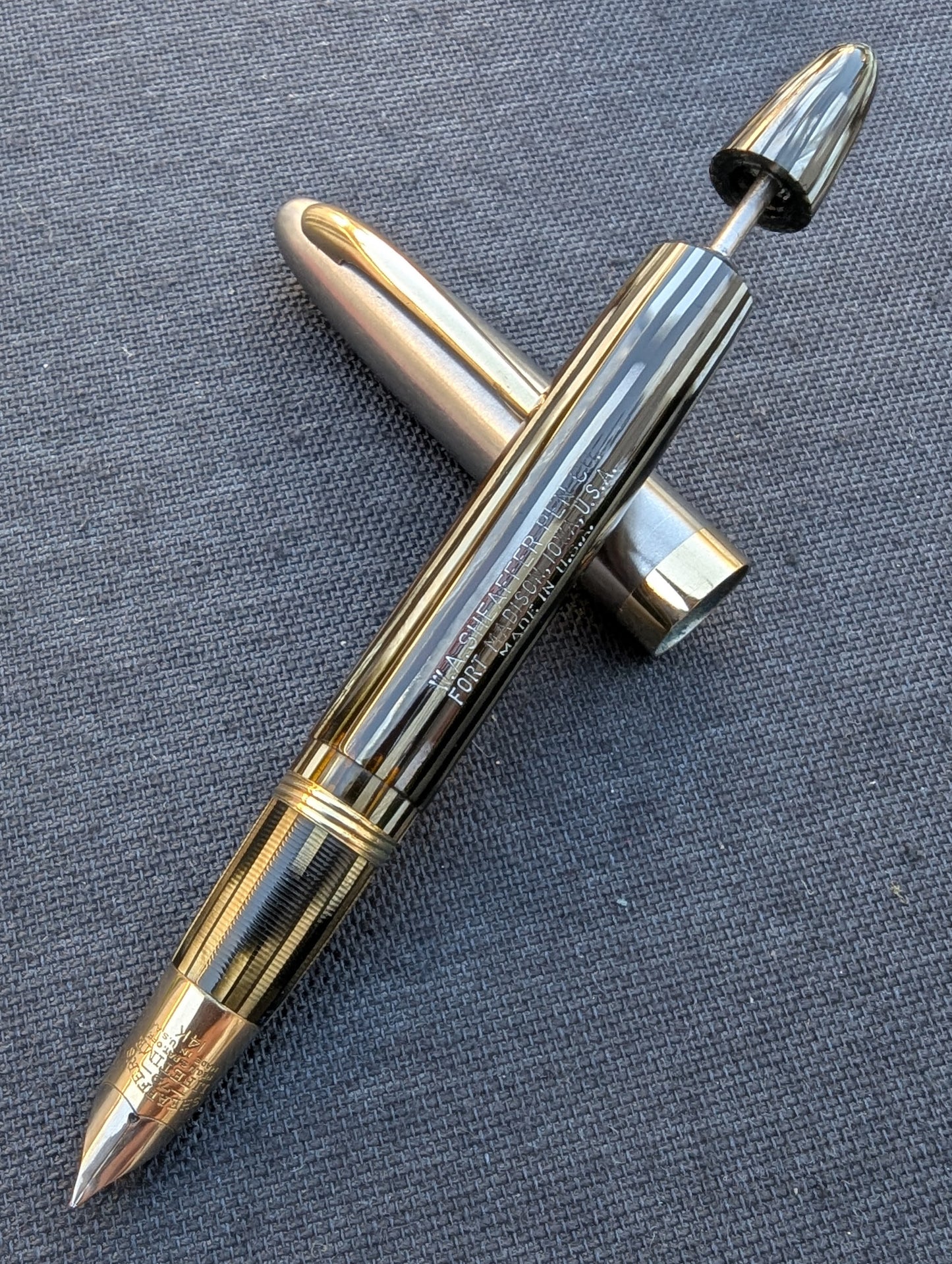 1943-5 Gray Pearl Sheaffer Triumph Sentinel fountain pen - fine nib