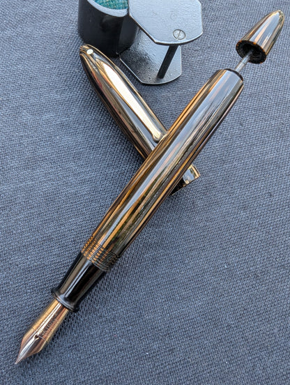 Golden Brown Sheaffer Balance Statesman fountain pen - fine point