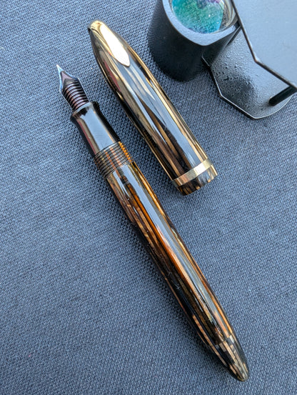 1941 Golden Brown Sheaffer Balance Defender - fine+ point