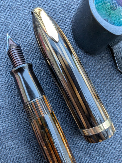 1941 Golden Brown Sheaffer Balance Defender - fine+ point