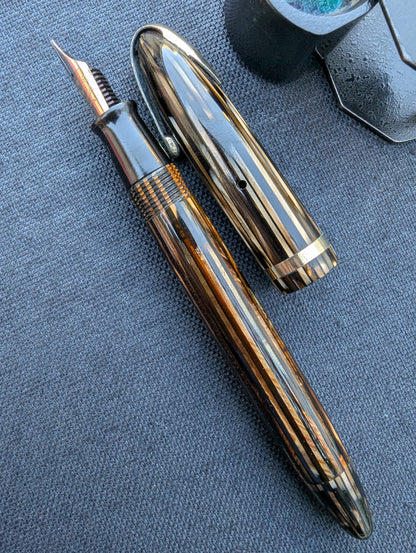 1941 Golden Brown Sheaffer Balance Defender - fine+ point