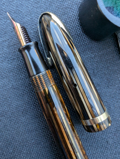 1941 Golden Brown Sheaffer Balance Defender - fine+ point