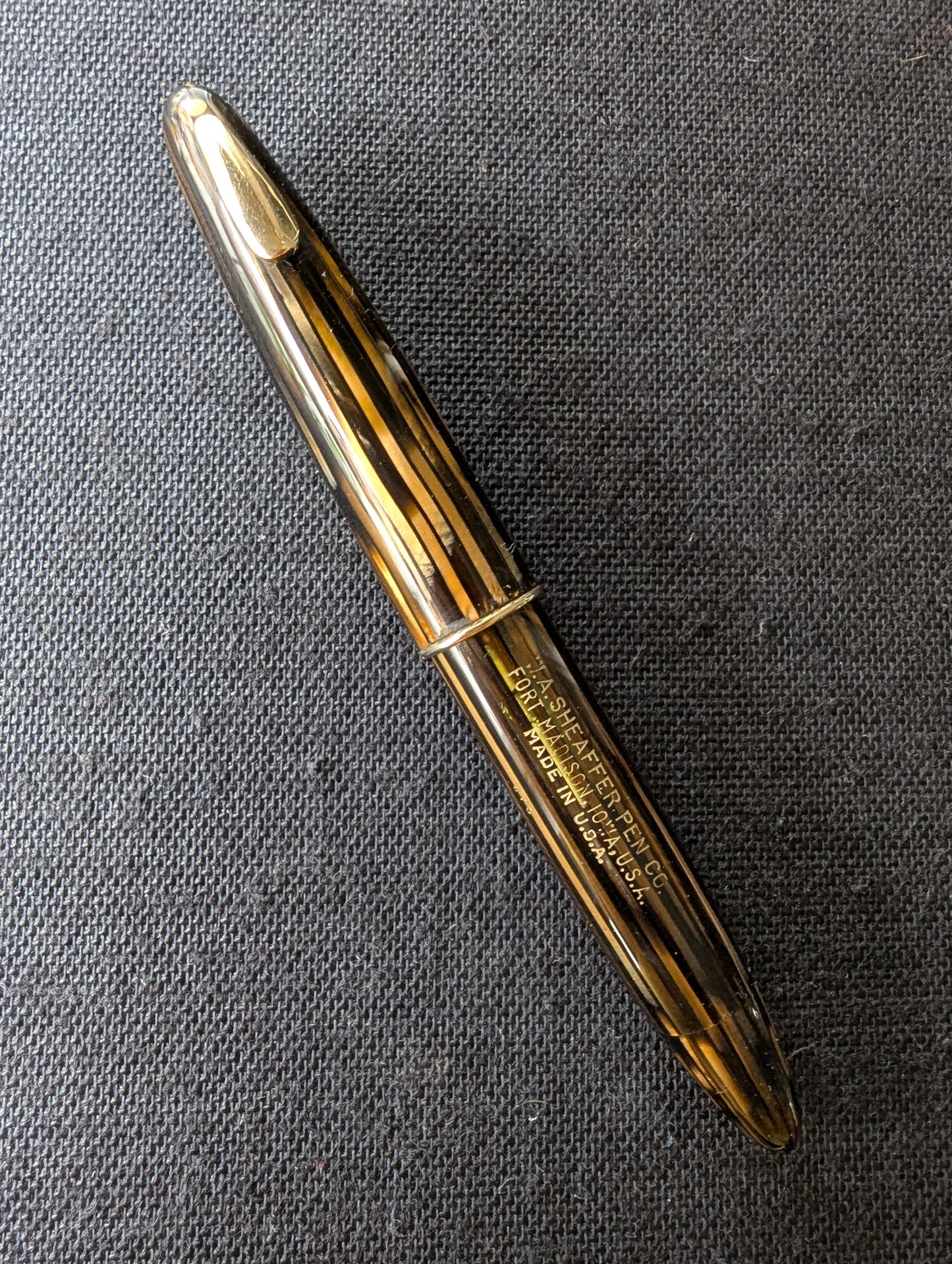 1943-5 Golden Brown Lady Sheaffer Triumph Tuckaway - extra-fine point - hidden