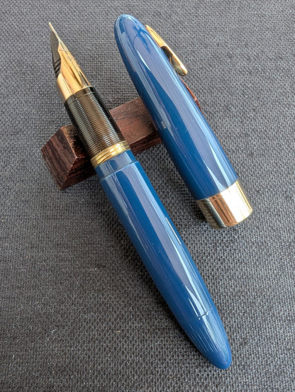 1948 Persian blue Sheaffer Triumph Tuckaway Valiant - fine-medium point