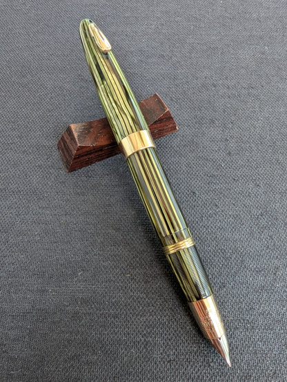 Marine Green Sheaffer Tuckaway Statesman fountain pen - fine point