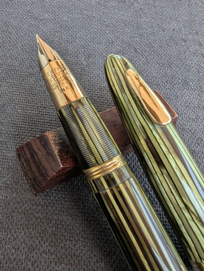 Marine Green Sheaffer Tuckaway Statesman fountain pen - fine point