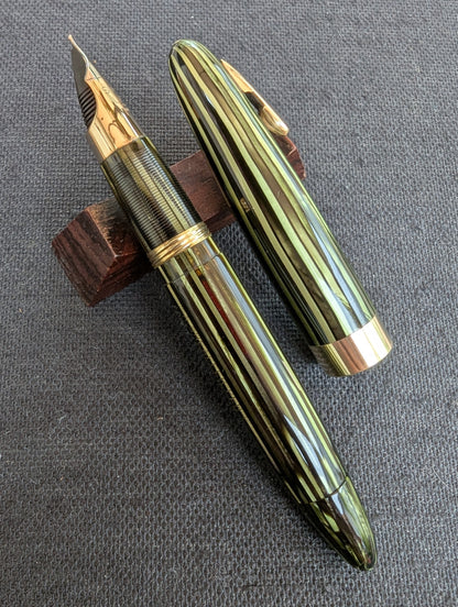 Marine Green Sheaffer Tuckaway Statesman fountain pen - fine point