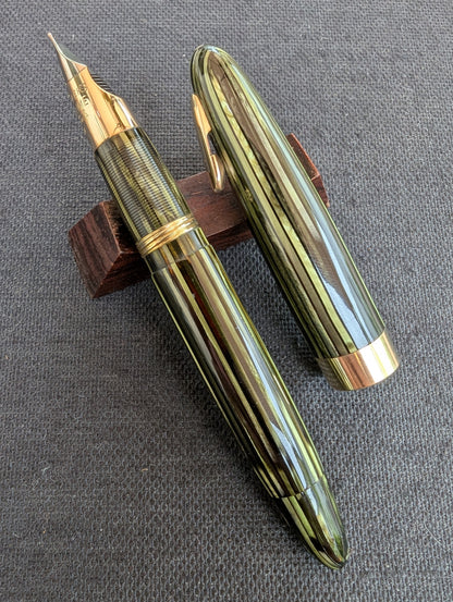 Marine Green Sheaffer Tuckaway Statesman fountain pen - fine point