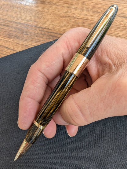 1943-5 Golden Brown Sheaffer Triumph Valiant II - fine nib (Copy)