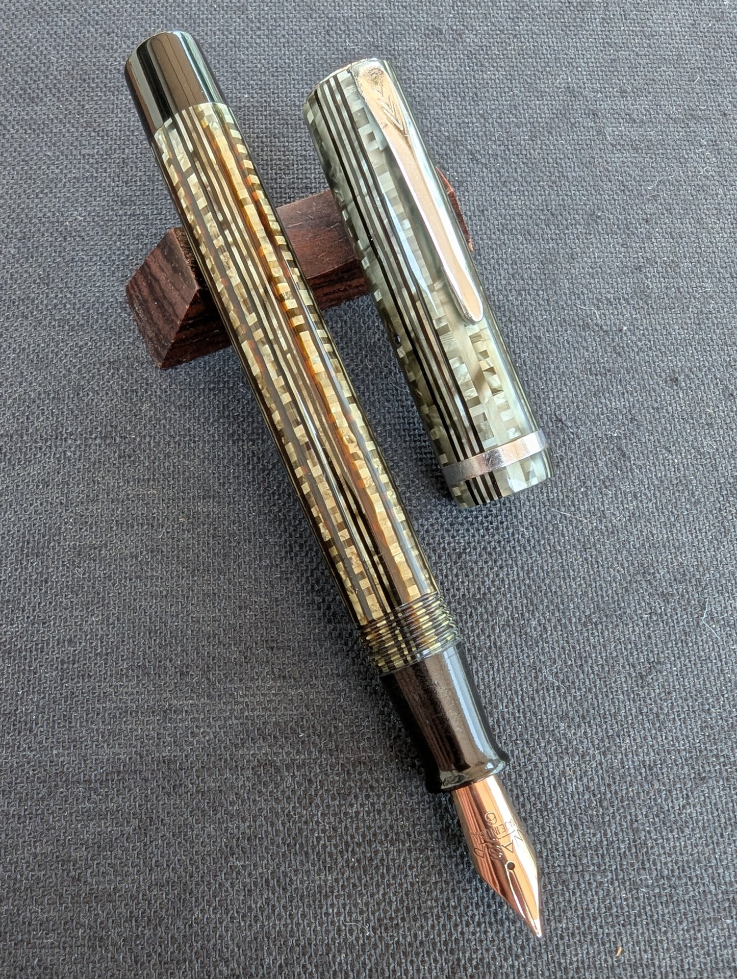 ~1938 Grey Pearl WASP Clipper standard