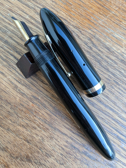 1936 Black Sheaffer Balance "Premier"  pen - lever filler - Fine point