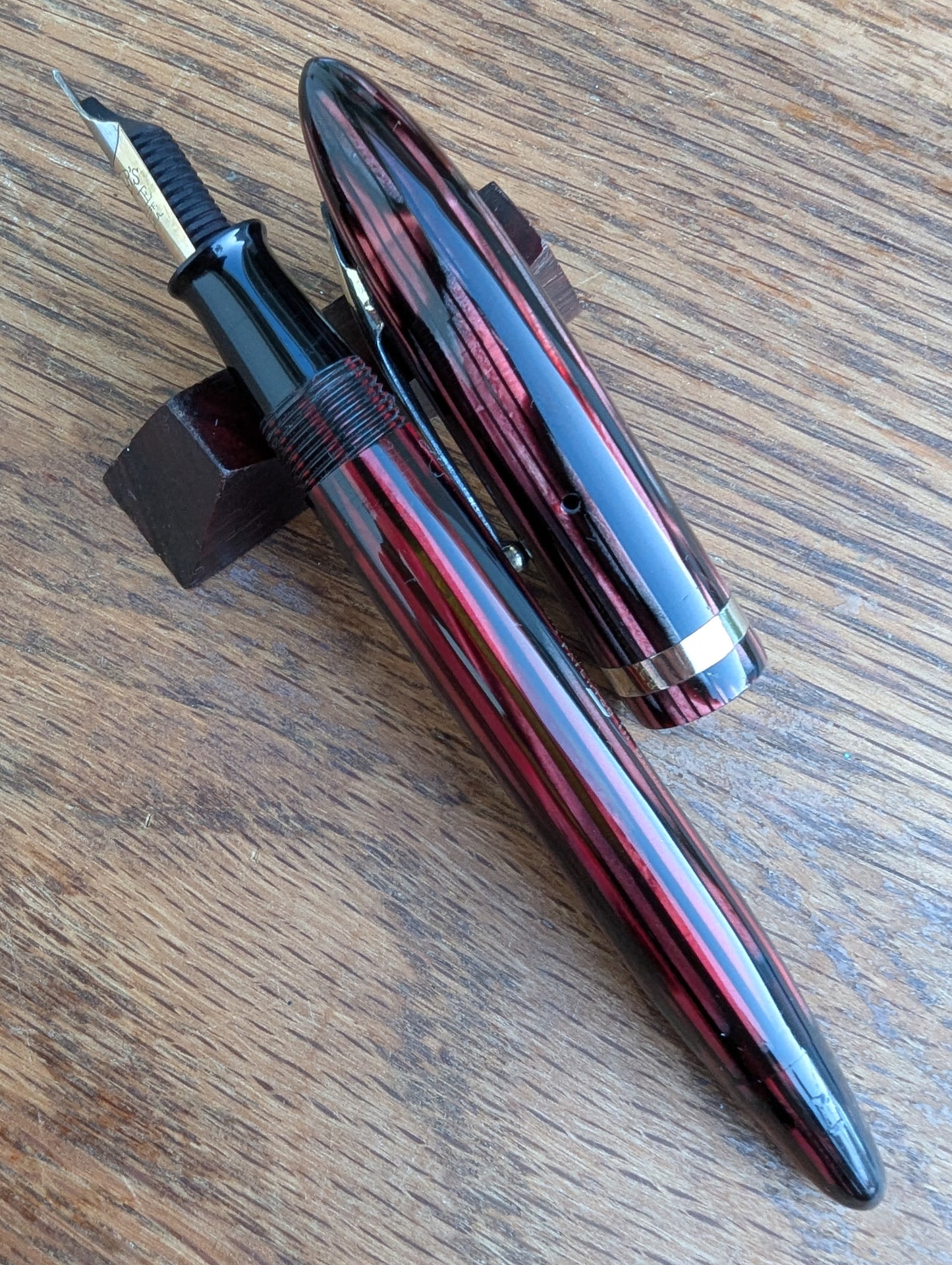 1941 Carmine Sheaffer Balance Statesman - fine point