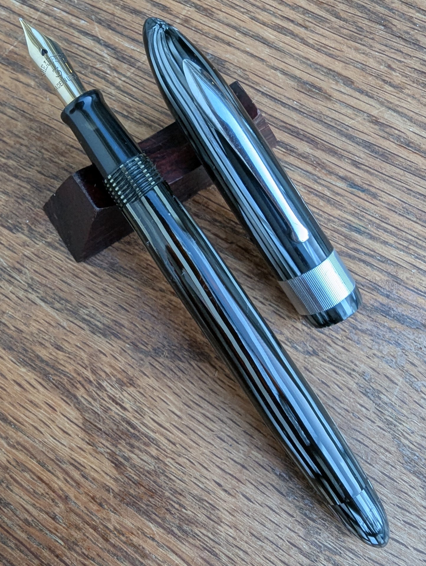 Gray Pearl Sheaffer Craftsman Deluxe fountain pen