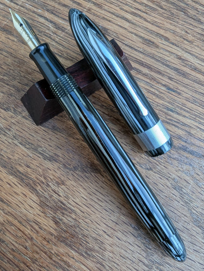 Gray Pearl Sheaffer Craftsman Deluxe fountain pen