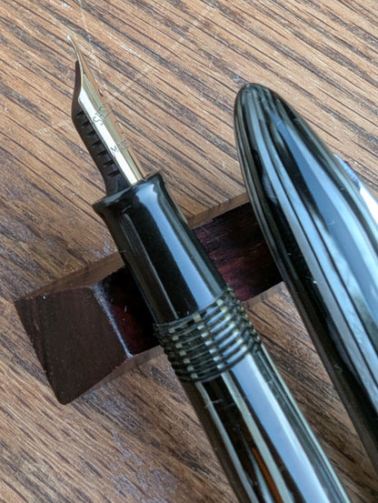 Gray Pearl Sheaffer Craftsman Deluxe fountain pen
