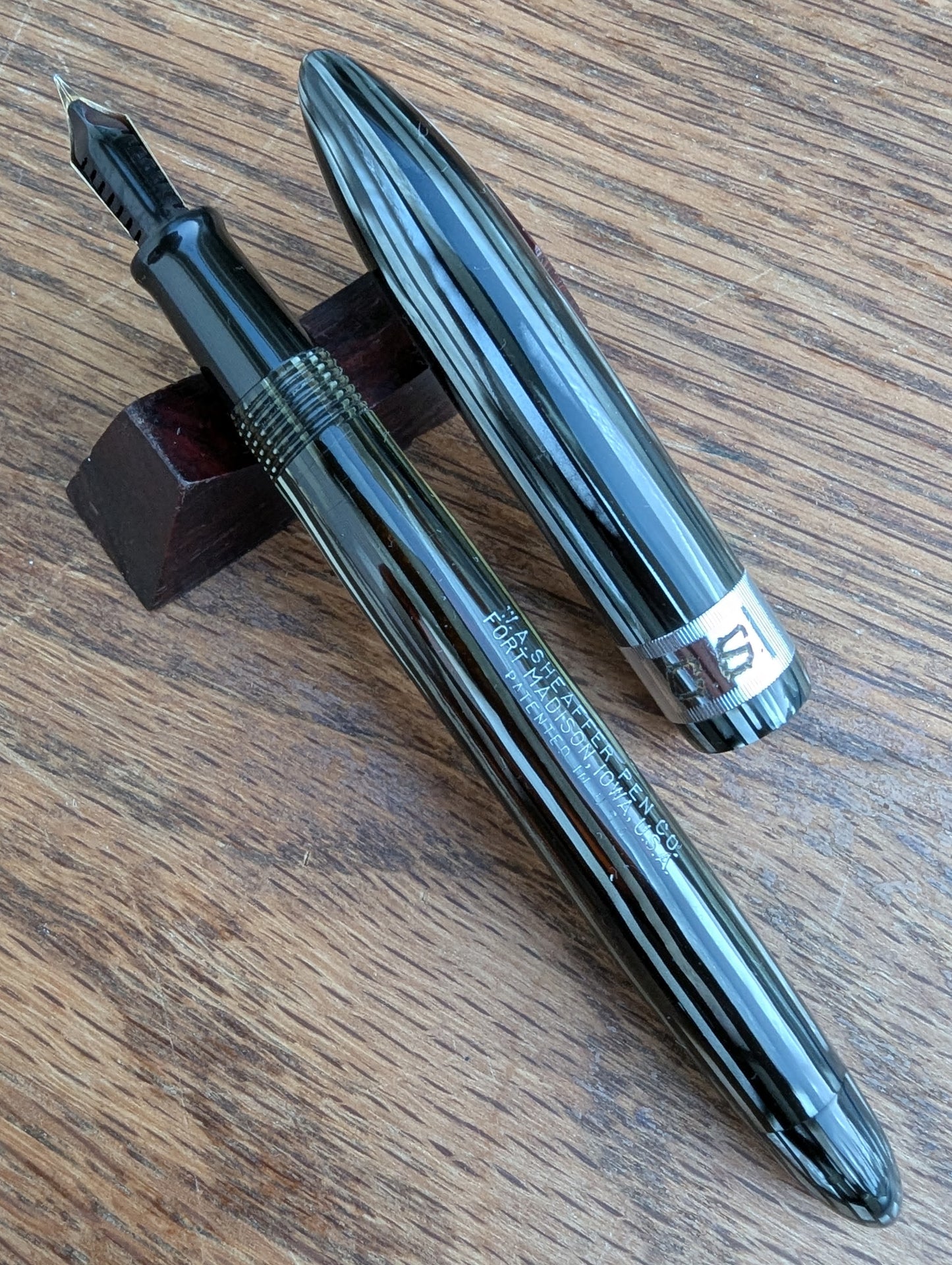 Gray Pearl Sheaffer Craftsman Deluxe fountain pen