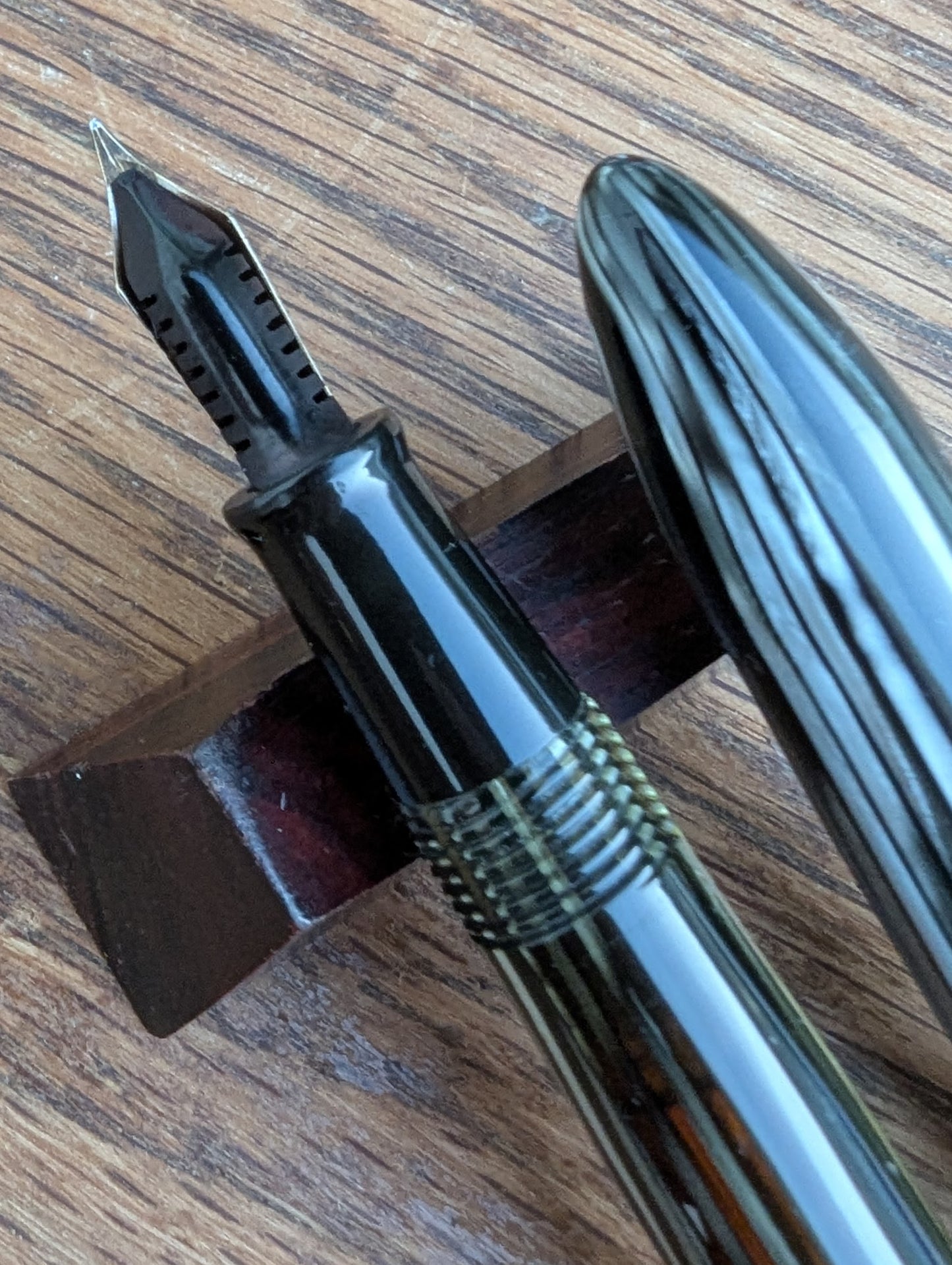 Gray Pearl Sheaffer Craftsman Deluxe fountain pen