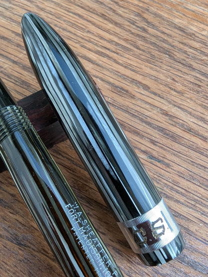 Gray Pearl Sheaffer Craftsman Deluxe fountain pen