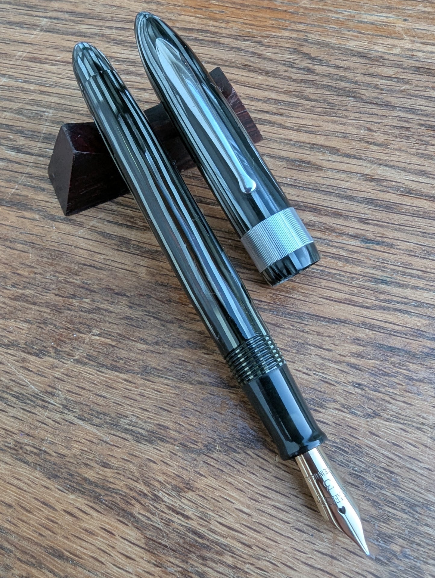Gray Pearl Sheaffer Craftsman Deluxe fountain pen