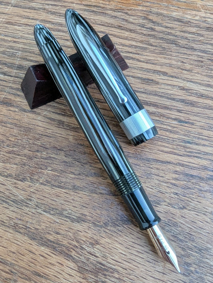 Gray Pearl Sheaffer Craftsman Deluxe fountain pen