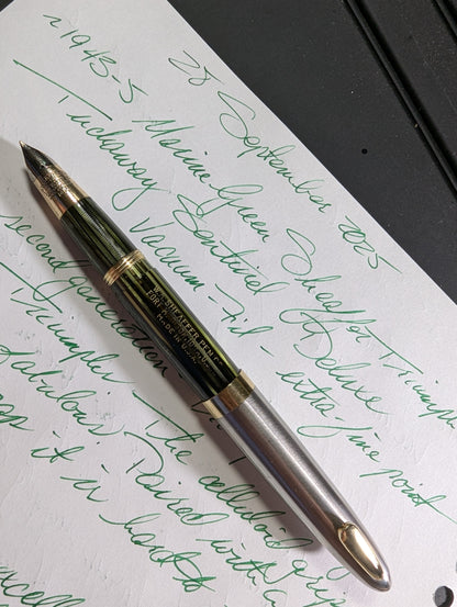 1943-5 Marine Green Sheaffer Triumph Tuckaway Sentinel fountain pen - extra-fine point