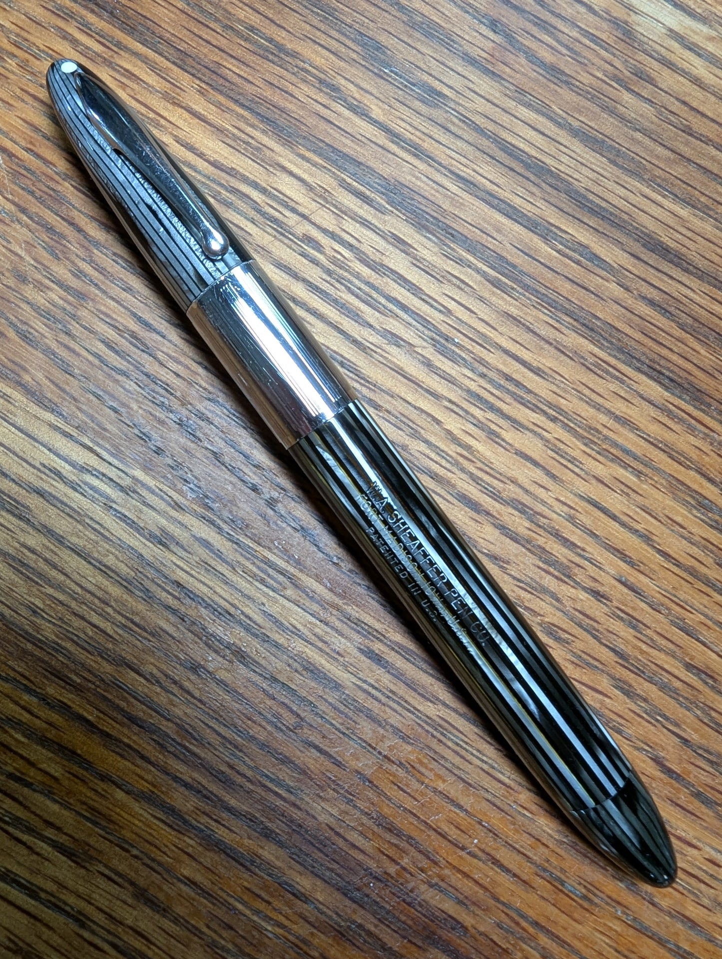 1942 Gray Sheaffer Triumph - Vacuum-Fil - medium-broad